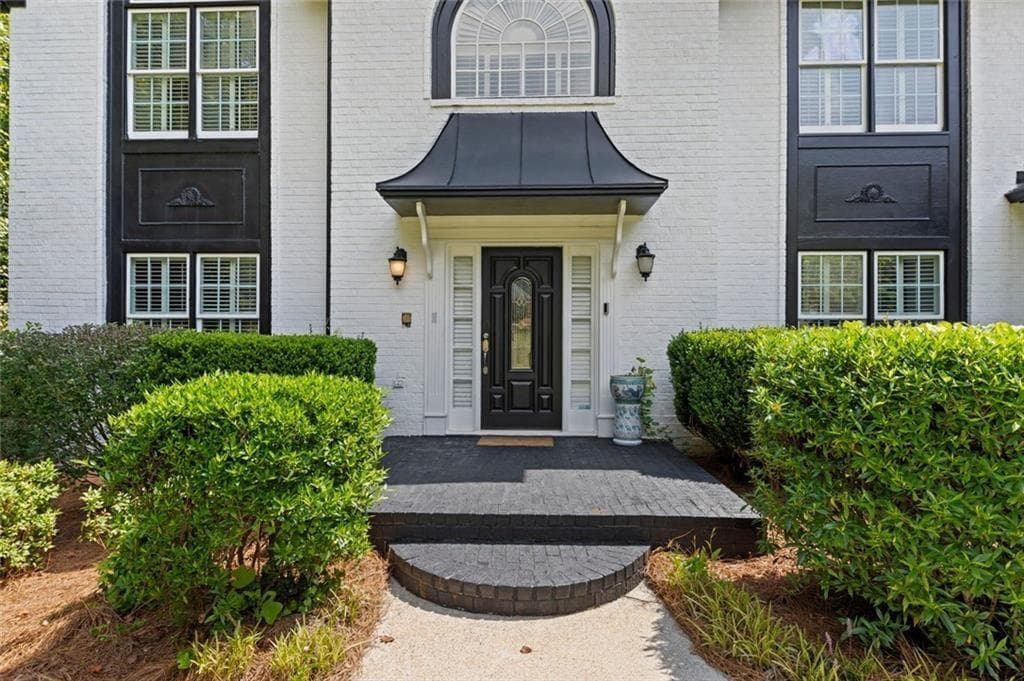 5 bedroom, 4 bathroom, 4,395 sq ft single family residence for sale at 5502 Oakwood Drive, Stone Mountain, GA 30087 — photo 2