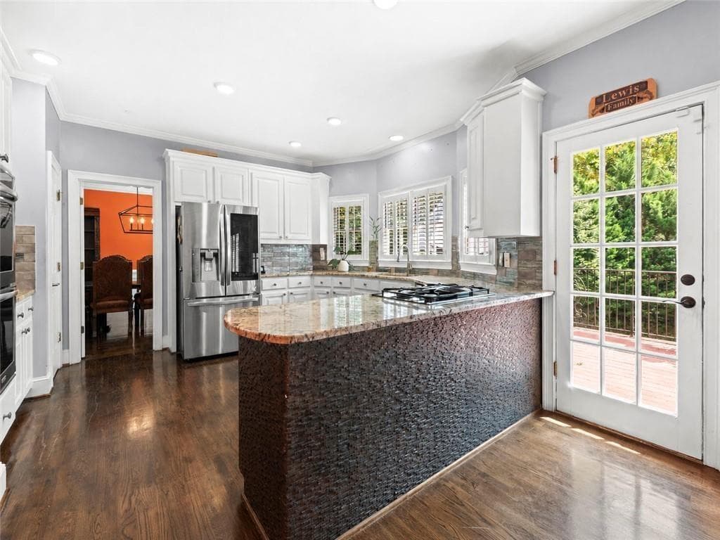 5 bedroom, 4 bathroom, 4,395 sq ft single family residence for sale at 5502 Oakwood Drive, Stone Mountain, GA 30087 — photo 8