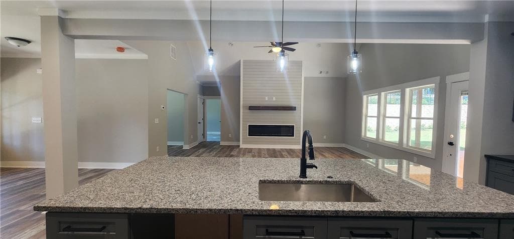 4 bedroom, 4 bathroom, 2,912 sq ft single family residence for sale at 10040 Lakeview Parkway, Villa Rica, GA 30180 — photo 3