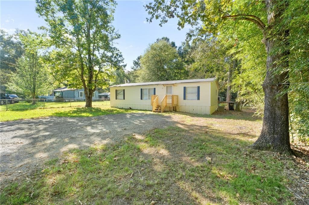 3 bedroom, 2 bathroom, 1,344 sq ft single family residence for sale at 79 Hennon Drive, Rome, GA 30165 — photo 3
