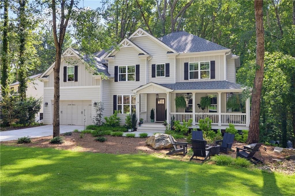 5 bedroom, 4 bathroom, 3,900 sq ft single family residence for sale at 1700 Ridgefield Drive, Roswell, GA 30075 — photo 2
