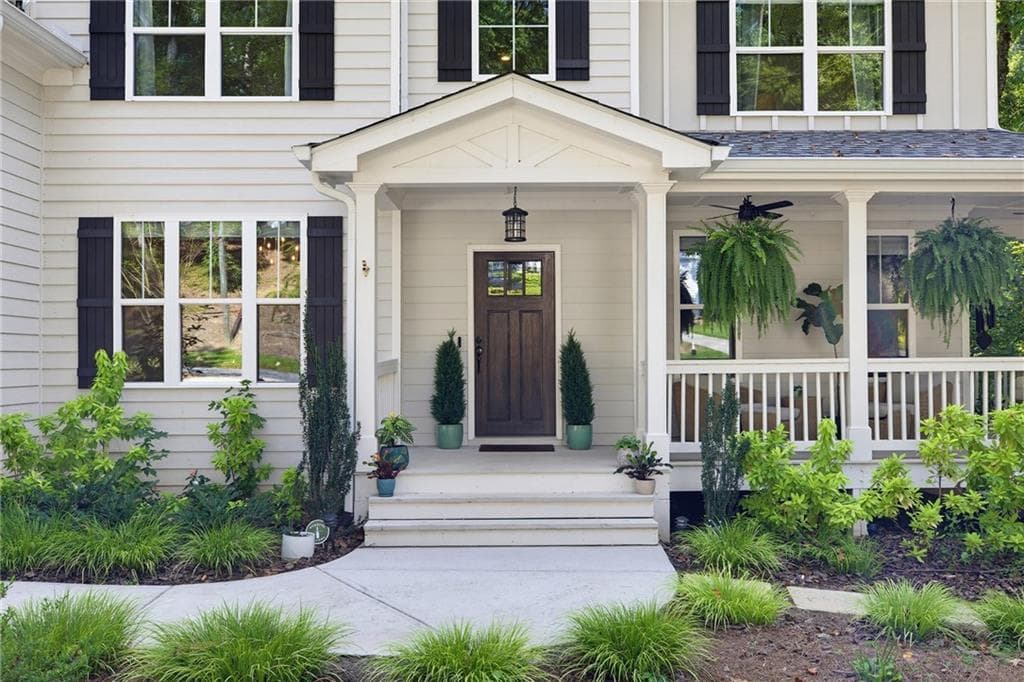 5 bedroom, 4 bathroom, 3,900 sq ft single family residence for sale at 1700 Ridgefield Drive, Roswell, GA 30075 — photo 3