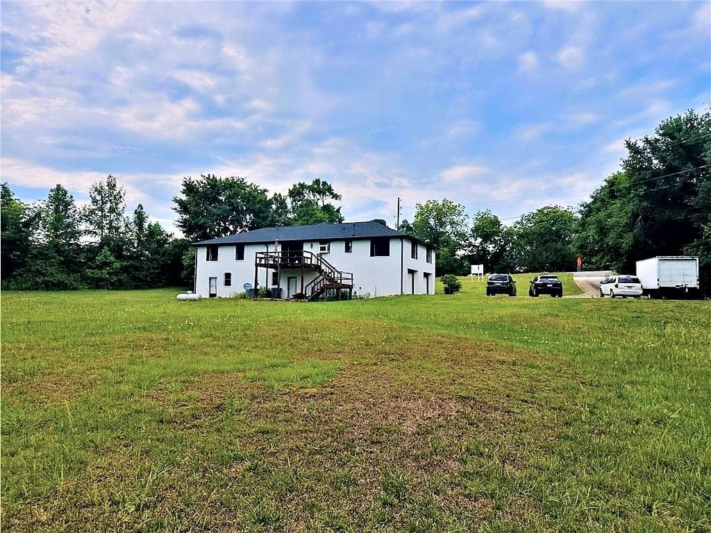 5 bedroom, 3 bathroom single family residence for sale at 6485 Highway 124, Hoschton, GA 30548 — photo 8