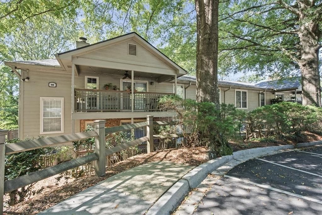 2 bedroom, 2 bathroom, 1,187 sq ft condominium for rent at 2901 Lenox Road 603, Atlanta, GA 30324 for $2,150 a month — photo 1 of 38
