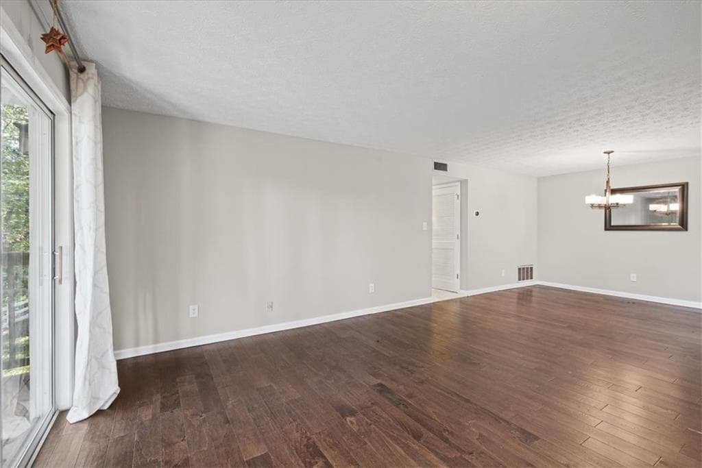 2 bedroom, 2 bathroom, 1,187 sq ft condominium for rent at 2901 Lenox Road 603, Atlanta, GA 30324 for $2,150 a month — photo 10