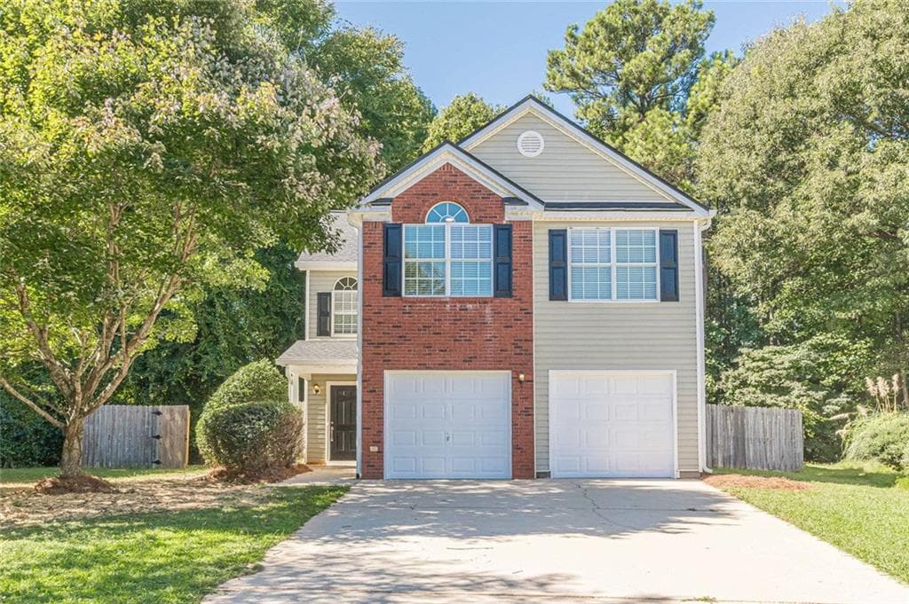 3 bedroom, 3 bathroom, 2,216 sq ft single family residence for sale at 4024 Angels Drive, Stockbridge, GA 30281