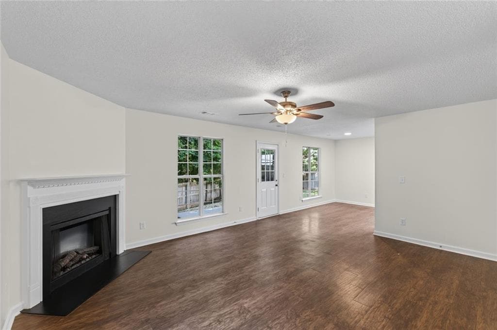 3 bedroom, 3 bathroom, 2,216 sq ft single family residence for sale at 4024 Angels Drive, Stockbridge, GA 30281 — photo 7