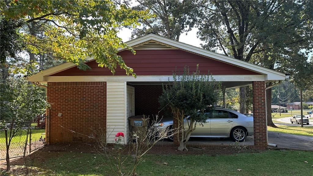 3 bedroom, 2 bathroom, 1,516 sq ft single family residence for sale at 5574 Laurel Lane, Lilburn, GA 30047 — photo 3