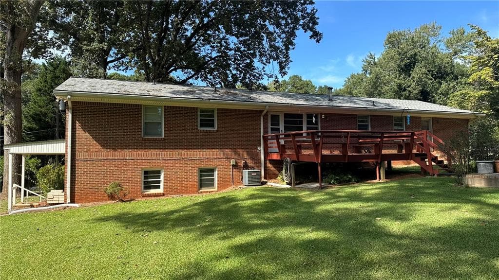 3 bedroom, 2 bathroom, 1,516 sq ft single family residence for sale at 5574 Laurel Lane, Lilburn, GA 30047 — photo 5