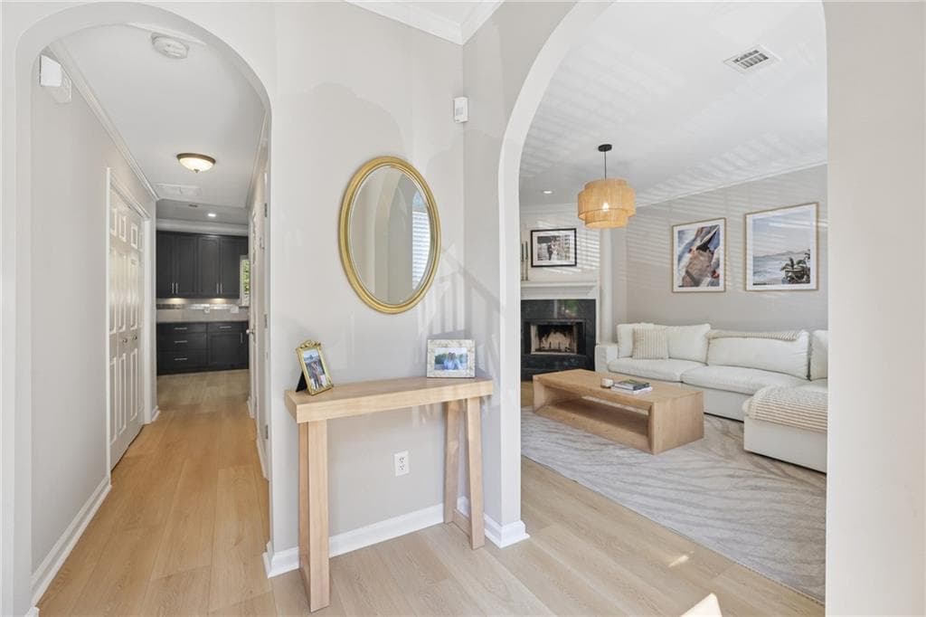 3 bedroom, 3 bathroom, 1,584 sq ft townhouse for sale at 7810 Saint Charles Square, Roswell, GA 30075 — photo 2