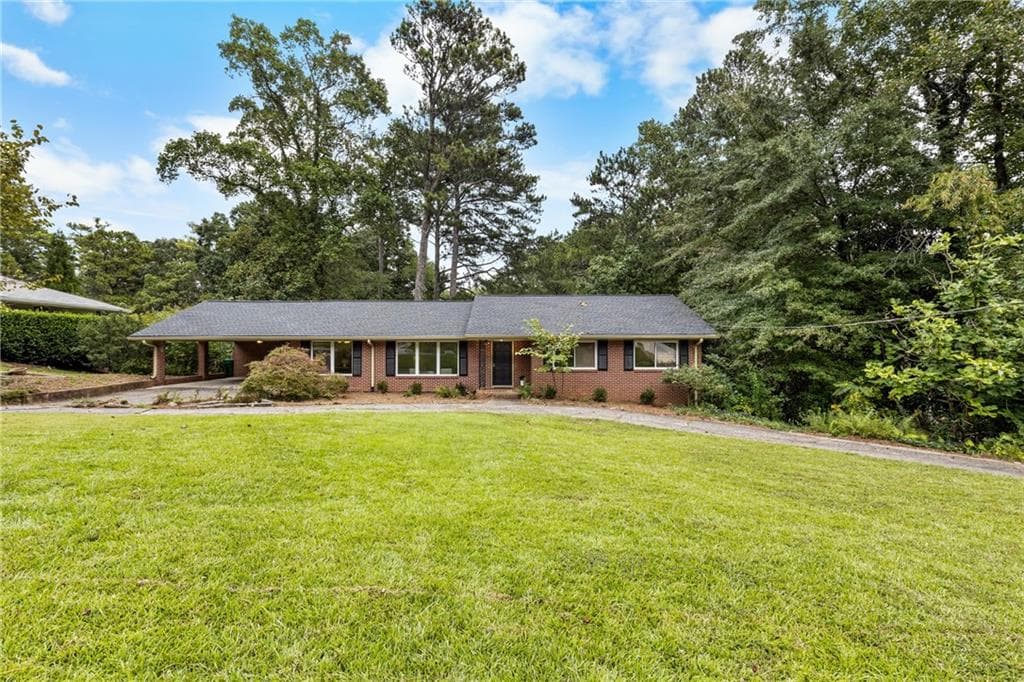 3 bedroom, 3 bathroom, 3,644 sq ft single family residence for sale at 2433 Kingscliff Drive, Atlanta, GA 30345 — photo 2