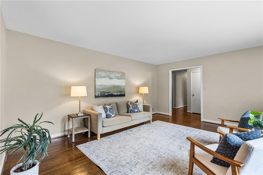 3 bedroom, 3 bathroom, 3,644 sq ft single family residence for sale at 2433 Kingscliff Drive, Atlanta, GA 30345 — photo 6