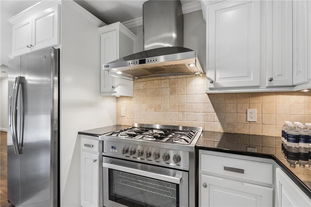 3 bedroom, 2 bathroom, 1,320 sq ft single family residence for sale at 3428 Havalyn Lane, Doraville, GA 30340 — photo 8