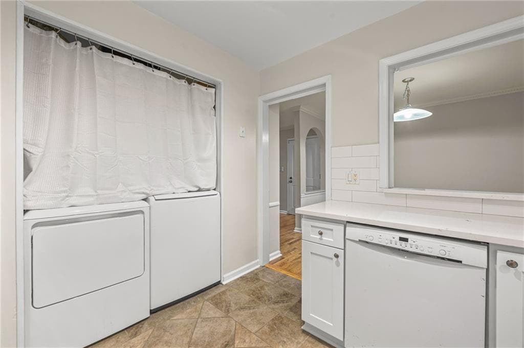 2 bedroom, 2 bathroom, 1,100 sq ft condominium for sale at 79 Adrian Place, Atlanta, GA 30327 — photo 9