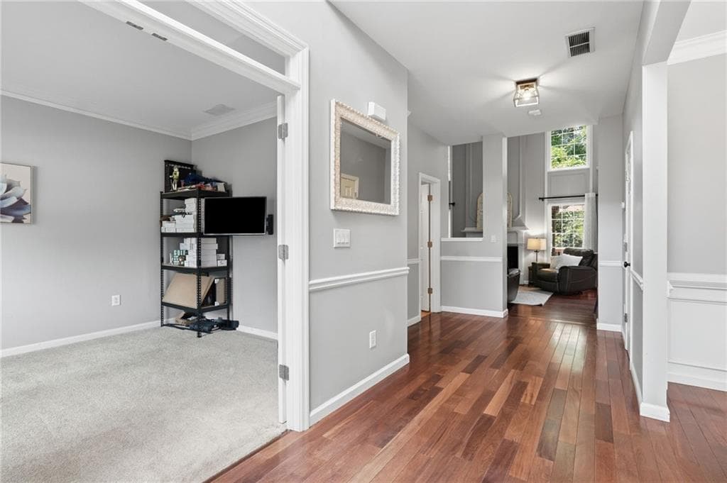 3 bedroom, 3 bathroom, 2,010 sq ft single family residence for sale at 575 Kingsport Drive, Roswell, GA 30076 — photo 5