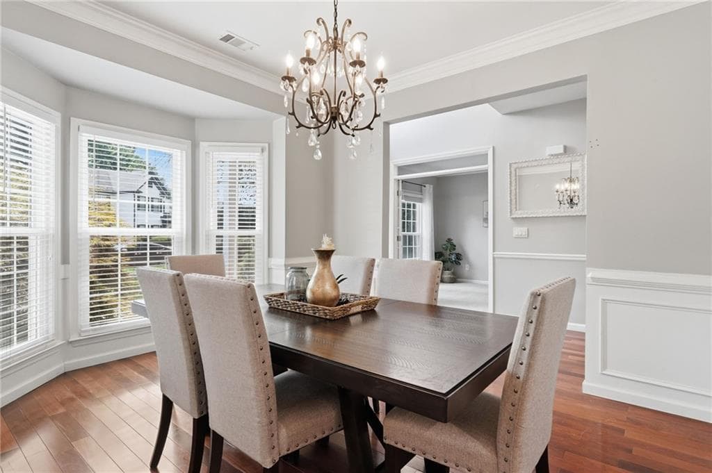 3 bedroom, 3 bathroom, 2,010 sq ft single family residence for sale at 575 Kingsport Drive, Roswell, GA 30076 — photo 10
