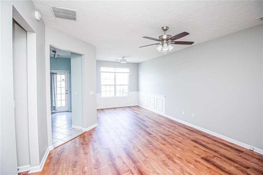 3 bedroom, 3 bathroom, 1,506 sq ft townhouse for rent at 6476 Portside Way, Flowery Branch, GA 30542 for $1,850 a month — photo 3