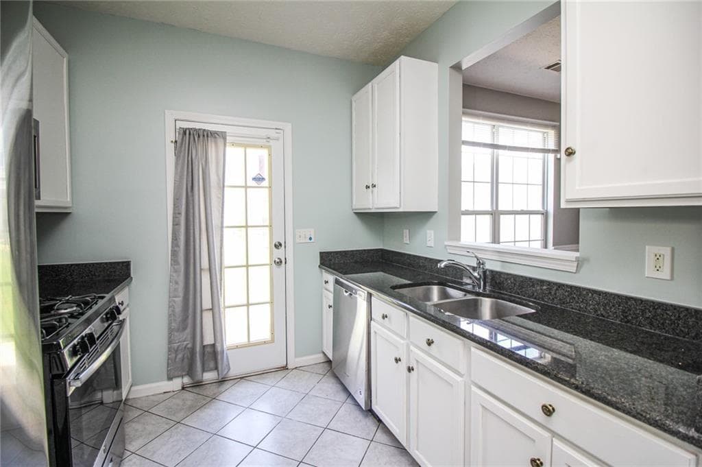 3 bedroom, 3 bathroom, 1,506 sq ft townhouse for rent at 6476 Portside Way, Flowery Branch, GA 30542 for $1,850 a month — photo 9