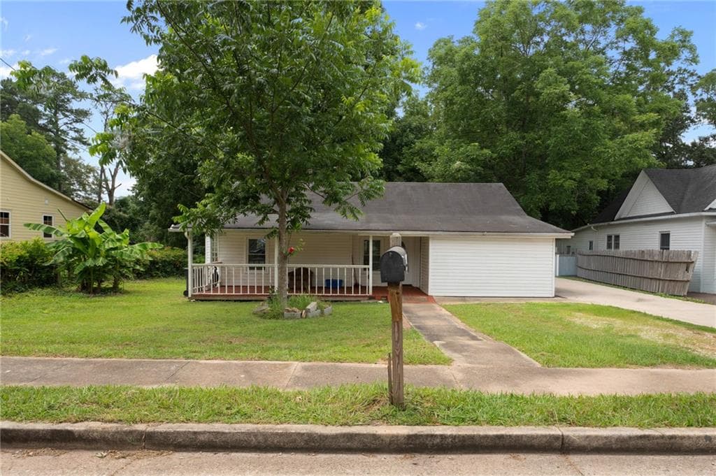 5 bedroom, 3 bathroom, 1,160 sq ft single family residence for sale at 123 South Avenue, Jonesboro, GA 30236 — photo 2