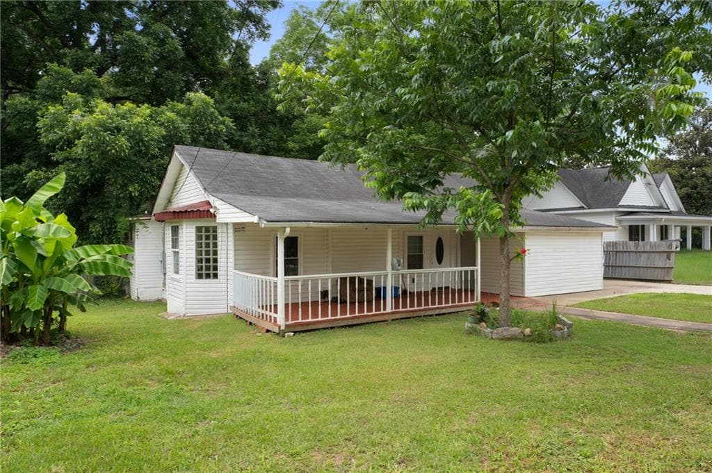 5 bedroom, 3 bathroom, 1,160 sq ft single family residence for sale at 123 South Avenue, Jonesboro, GA 30236 — photo 3