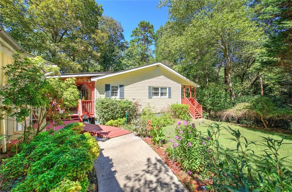 3 bedroom, 3 bathroom, 2,544 sq ft single family residence for sale at 2108 Blackberry Mtn Road, Ellijay, GA 30536 — photo 4