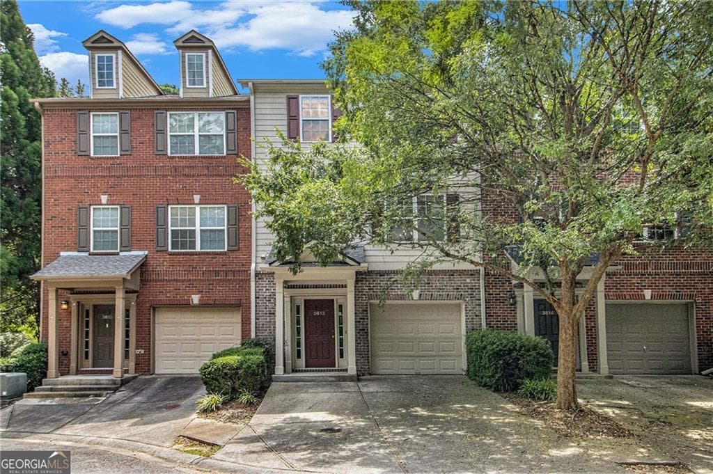 4 bedroom, 4 bathroom, 1,496 sq ft townhouse for rent at 3612 Utoy Drive, Atlanta, GA 30331 for $2,400 a month — photo 1 of 30