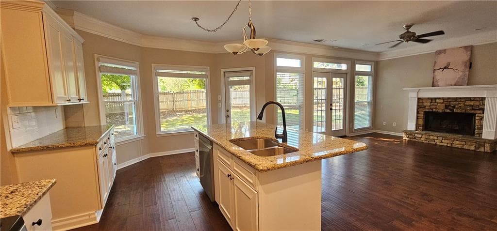 4 bedroom, 3 bathroom, 1,859 sq ft single family residence for rent at 2780 Gentry Walk Court, Cumming, GA 30041 for $2,800 a month — photo 6