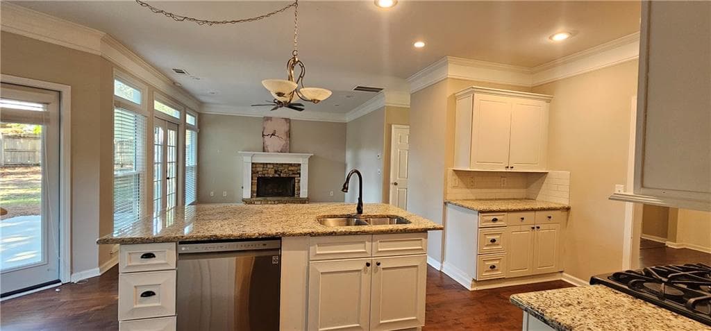 4 bedroom, 3 bathroom, 1,859 sq ft single family residence for rent at 2780 Gentry Walk Court, Cumming, GA 30041 for $2,800 a month — photo 4
