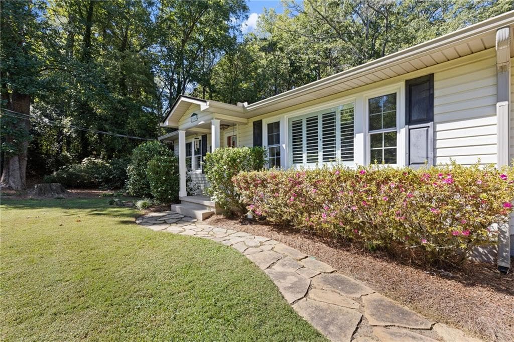 3 bedroom, 2 bathroom, 1,744 sq ft single family residence for sale at 184 Rambo Place, Marietta, GA 30064 — photo 5
