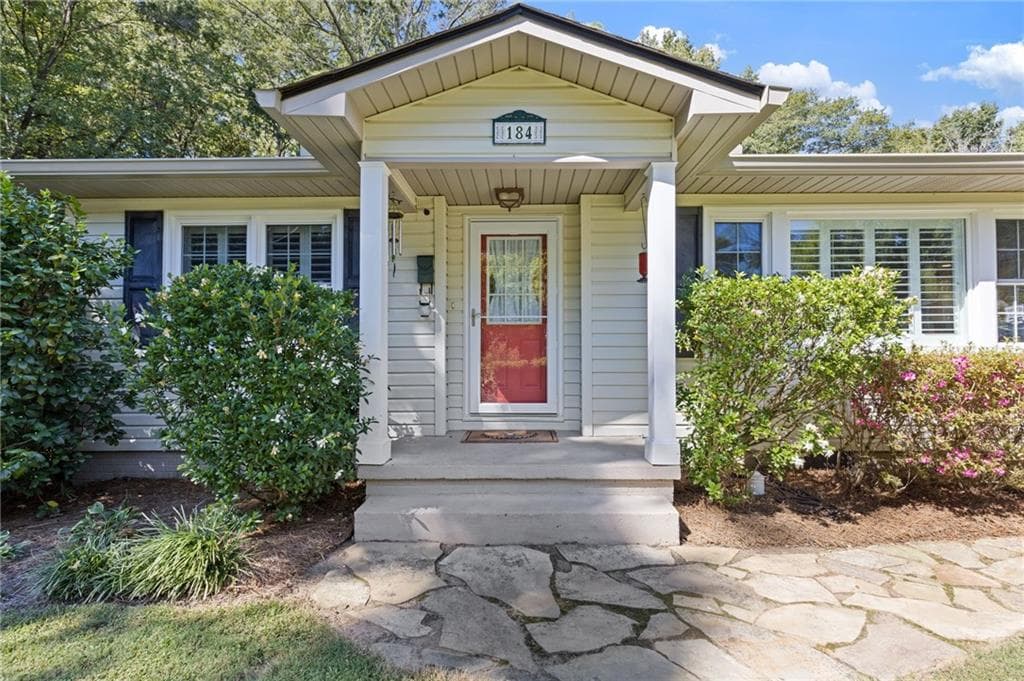 3 bedroom, 2 bathroom, 1,744 sq ft single family residence for sale at 184 Rambo Place, Marietta, GA 30064 — photo 6