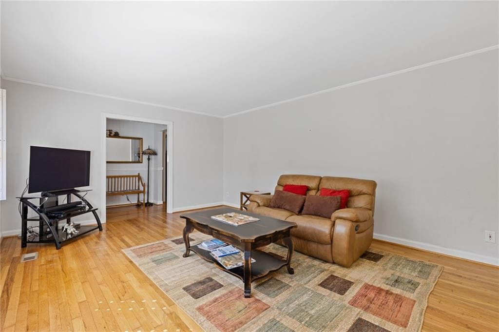 3 bedroom, 2 bathroom, 1,744 sq ft single family residence for sale at 184 Rambo Place, Marietta, GA 30064 — photo 9