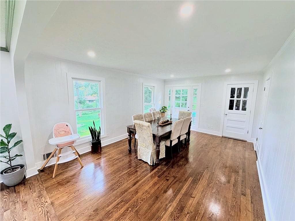 4 bedroom, 2 bathroom, 1,843 sq ft single family residence for sale at 4992 Green Oak Drive, Lilburn, GA 30047 — photo 7