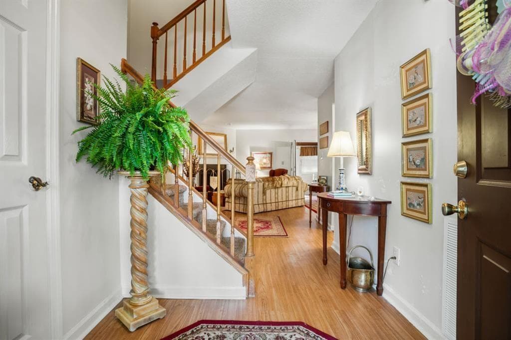 3 bedroom, 3 bathroom, 1,307 sq ft condominium for sale at 6176 Wintergreen Road, Norcross, GA 30093 — photo 2