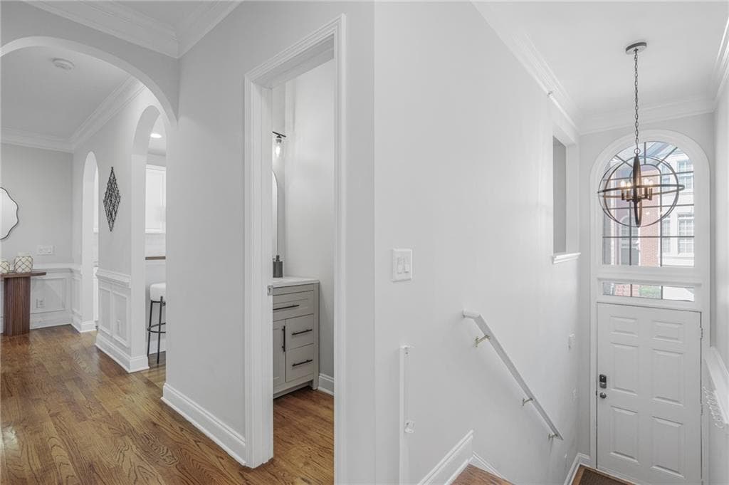 3 bedroom, 4 bathroom, 2,568 sq ft townhouse for sale at 2144 Briarwood Bluff, Atlanta, GA 30319 — photo 2