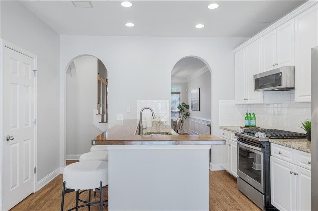 3 bedroom, 4 bathroom, 2,568 sq ft townhouse for sale at 2144 Briarwood Bluff, Atlanta, GA 30319 — photo 4