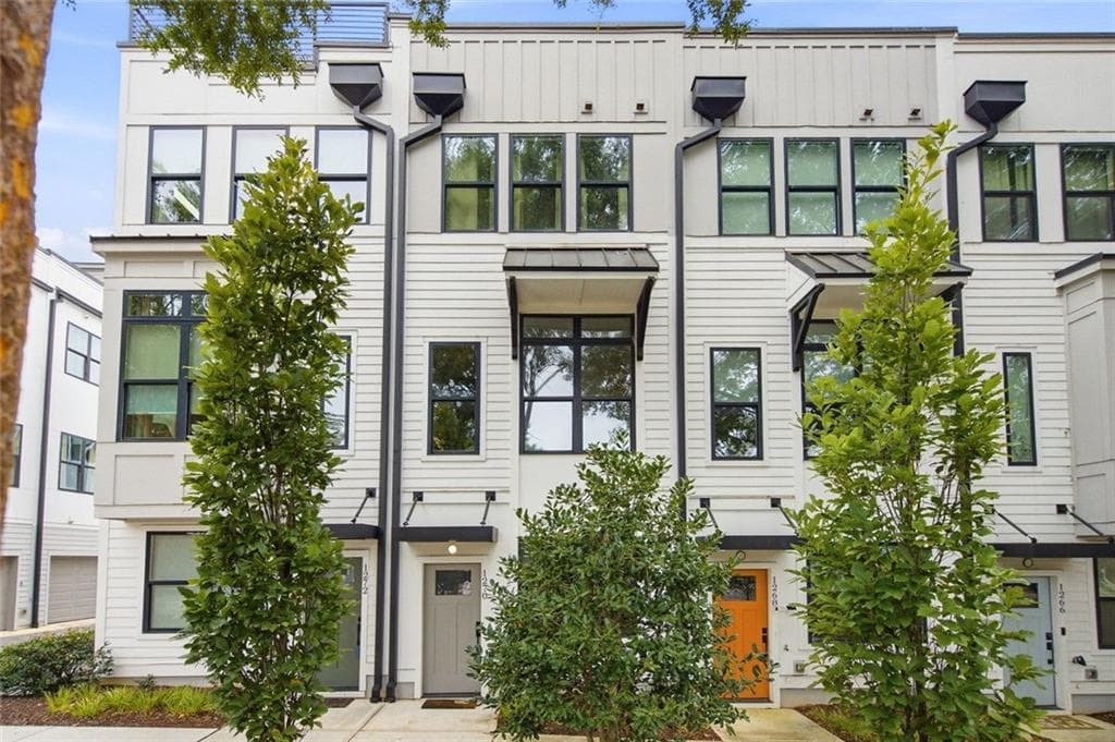 2 bedroom, 3 bathroom, 1,570 sq ft townhouse for sale at 1270 Wright Lane, Atlanta, GA 30316