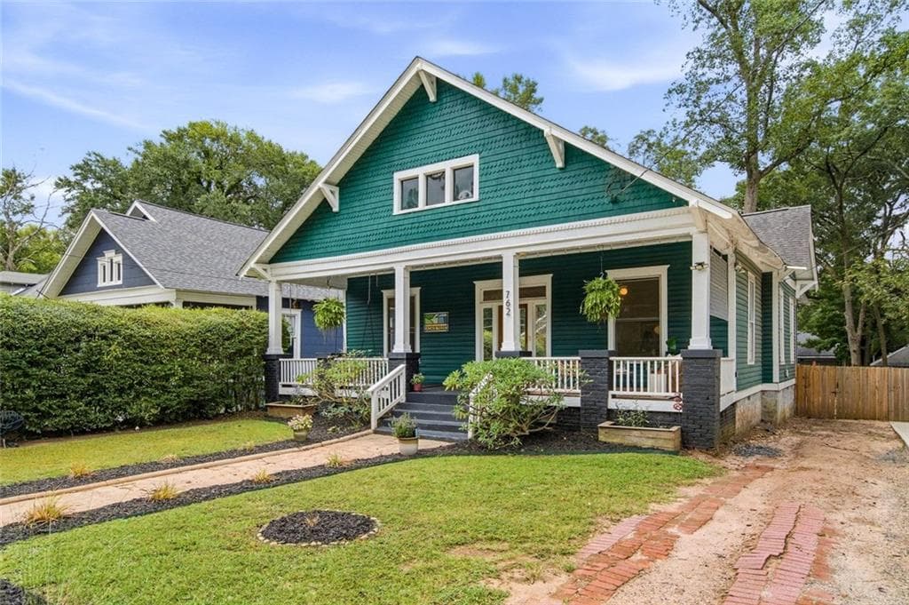 3 bedroom, 2 bathroom, 2,153 sq ft single family residence for sale at 762 Elbert Street, Atlanta, GA 30310 — photo 3