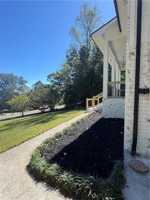 4 bedroom, 3 bathroom, 2,049 sq ft single family residence for sale at 4004 Pinewood Drive, Dalton, GA 30721 — photo 5
