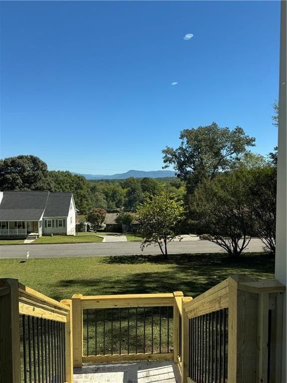 4 bedroom, 3 bathroom, 2,049 sq ft single family residence for sale at 4004 Pinewood Drive, Dalton, GA 30721 — photo 6