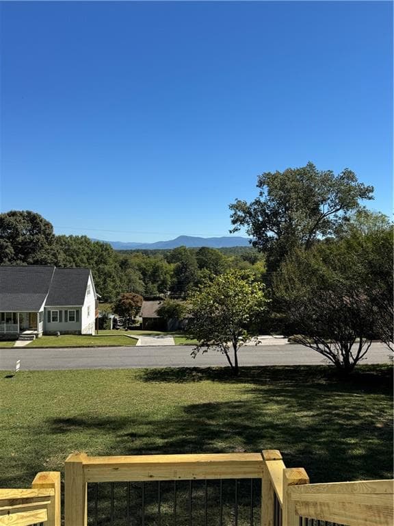 4 bedroom, 3 bathroom, 2,049 sq ft single family residence for sale at 4004 Pinewood Drive, Dalton, GA 30721 — photo 7
