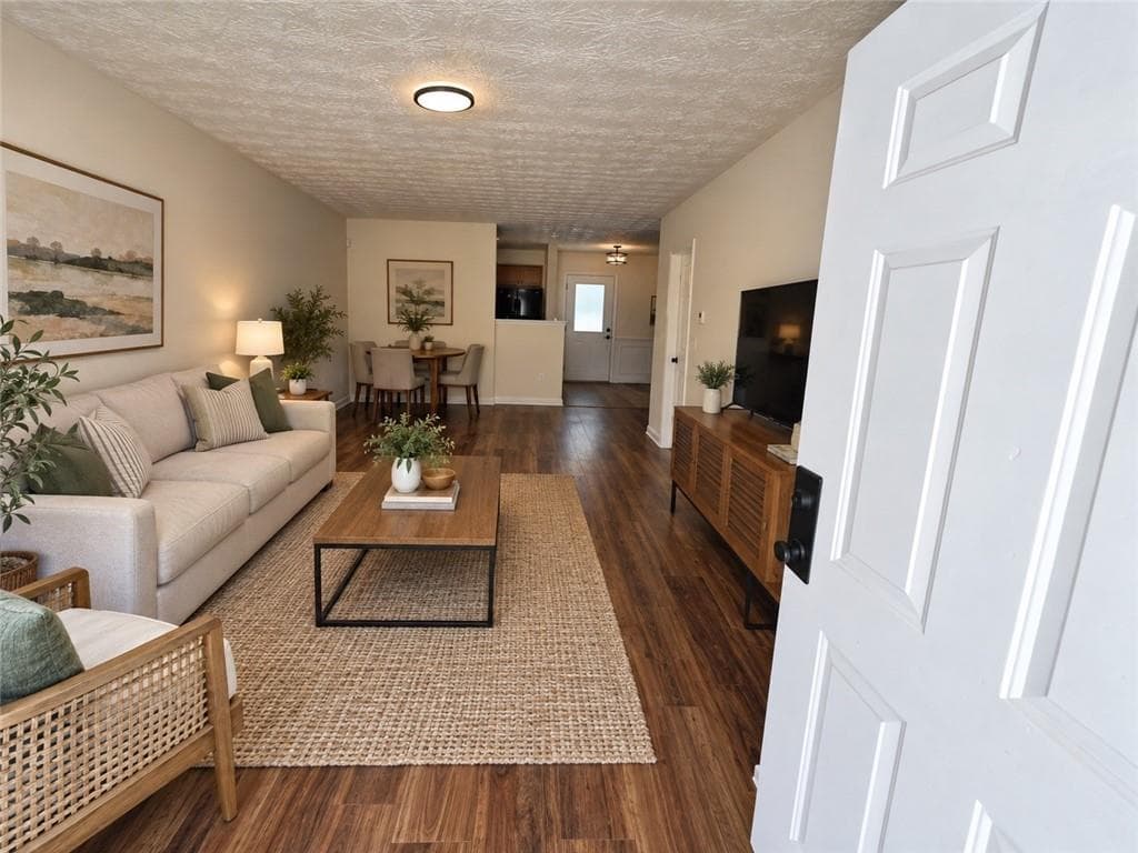 3 bedroom, 2 bathroom, 1,250 sq ft townhouse for sale at 1011 Estes Drive B2, Atlanta, GA 30310 — photo 2