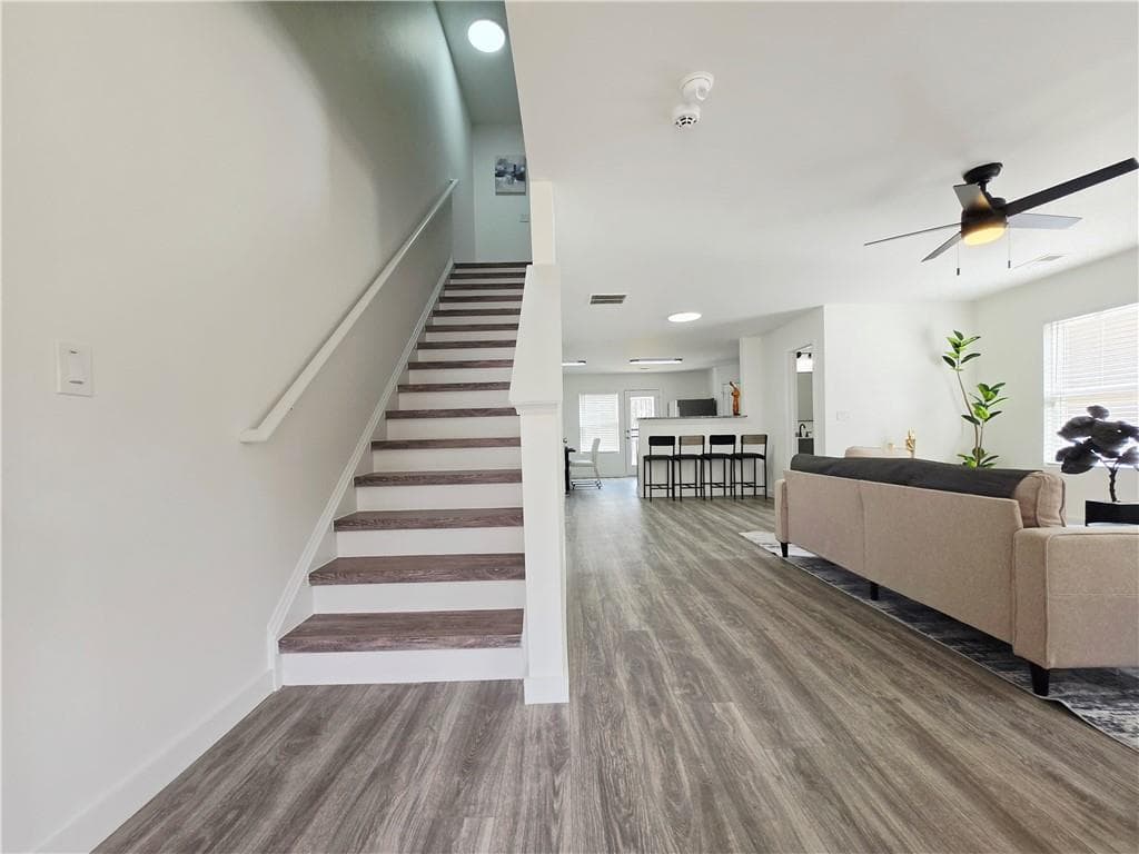 3 bedroom, 3 bathroom, 1,440 sq ft townhouse for sale at 2529 Piering Drive, Lithonia, GA 30038 — photo 2