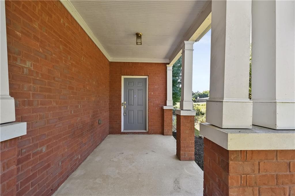 4 bedroom, 3 bathroom, 1,828 sq ft single family residence for sale at 2698 Whistle Stop Drive, Norcross, GA 30071 — photo 4