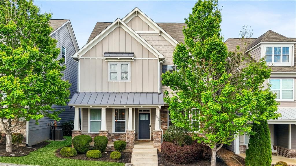 5 bedroom, 4 bathroom, 2,508 sq ft single family residence for sale at 2032 Stanfield Avenue, Atlanta, GA 30318 — photo 2