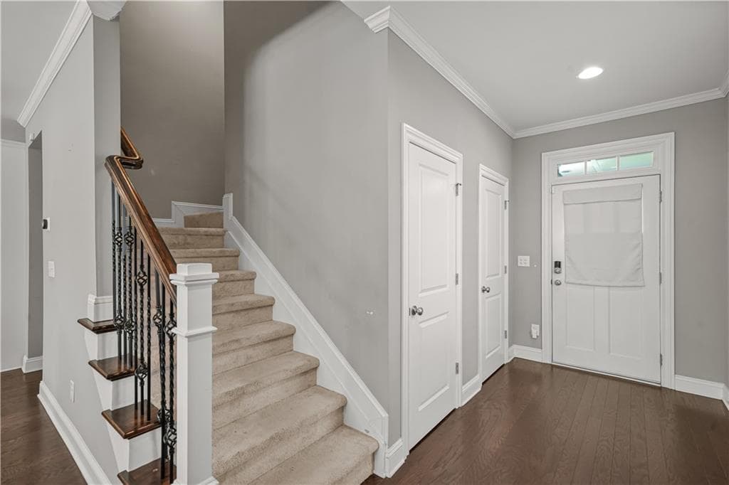 5 bedroom, 4 bathroom, 2,508 sq ft single family residence for sale at 2032 Stanfield Avenue, Atlanta, GA 30318 — photo 5