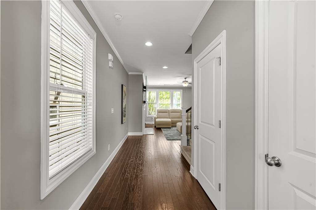 5 bedroom, 4 bathroom, 2,508 sq ft single family residence for sale at 2032 Stanfield Avenue, Atlanta, GA 30318 — photo 6