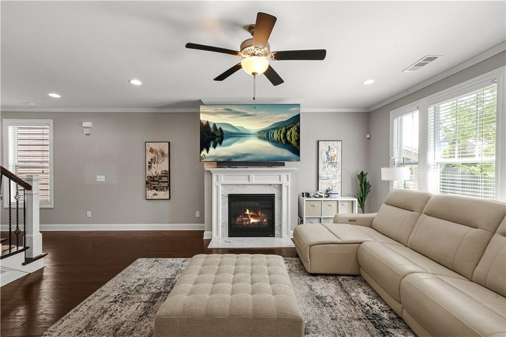 5 bedroom, 4 bathroom, 2,508 sq ft single family residence for sale at 2032 Stanfield Avenue, Atlanta, GA 30318 — photo 9