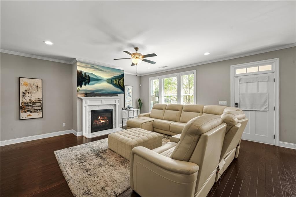5 bedroom, 4 bathroom, 2,508 sq ft single family residence for sale at 2032 Stanfield Avenue, Atlanta, GA 30318 — photo 10