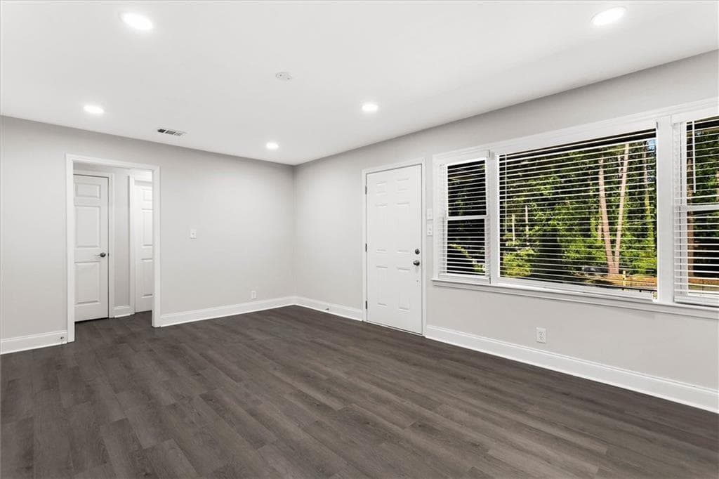5 bedroom, 5 bathroom, 2,122 sq ft single family residence for sale at 837 Laurelmont Drive, Atlanta, GA 30311 — photo 8