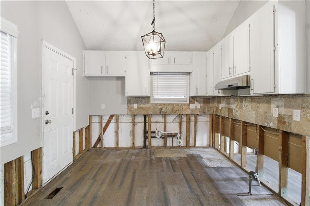 3 bedroom, 2 bathroom, 2,132 sq ft single family residence for sale at 1362 Natchez Trace, Marietta, GA 30008 — photo 5